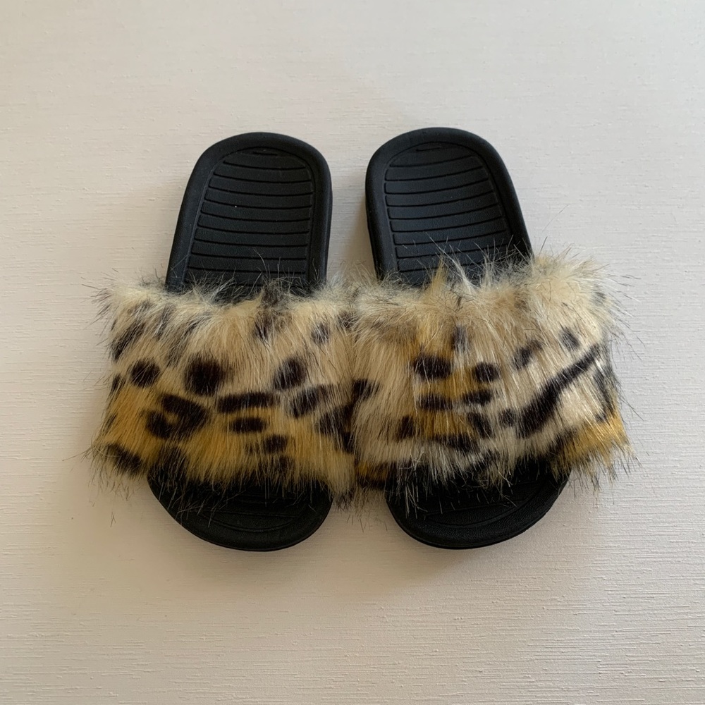 AKID leopard slides (kids US 12)
